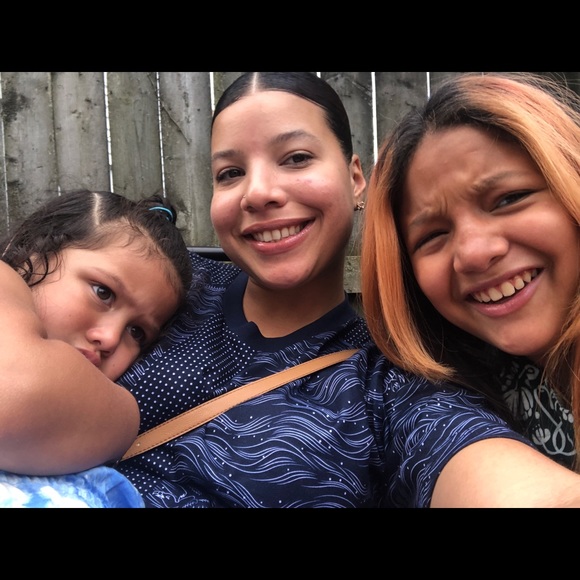 Meet your Posher, Stephanie - Picture 1 of 1